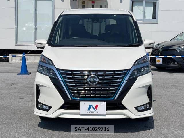 Nissan SERENA 2019-10 325066-17