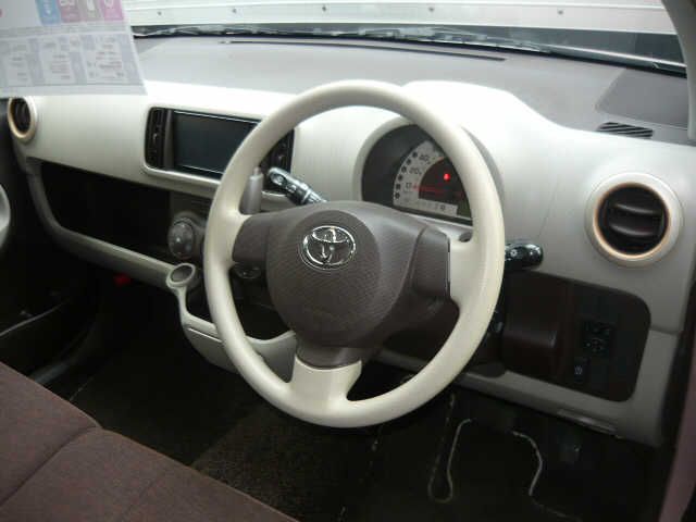 Toyota PASSO 2015-07 194467-1