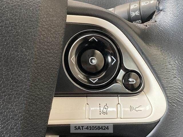 Toyota PRIUS 2016-03 336588-6