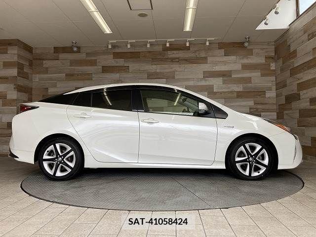 Toyota PRIUS 2016-03 336588-13