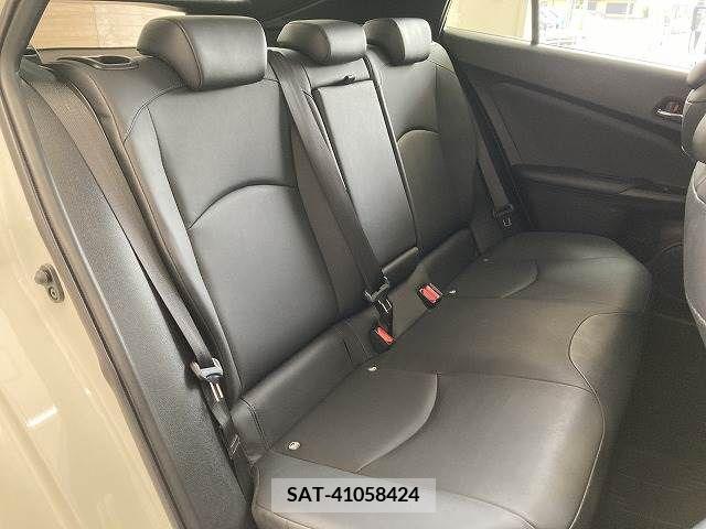 Toyota PRIUS 2016-03 336588-11