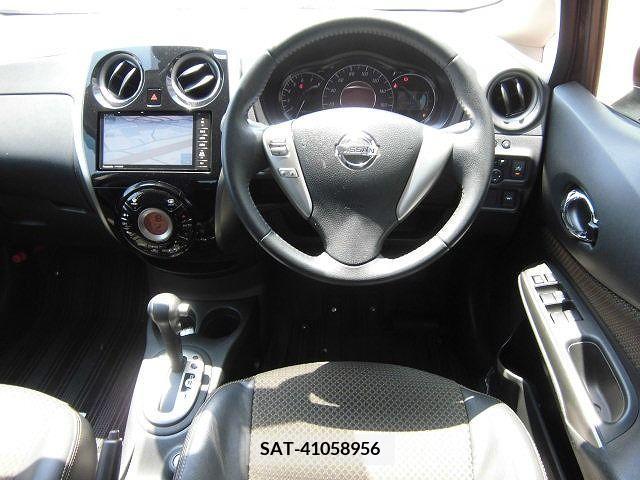 Nissan NOTE 2016-03 380905-1