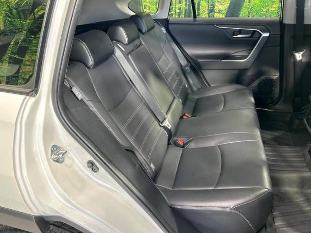 Toyota RAV4 2021-05 12432-9