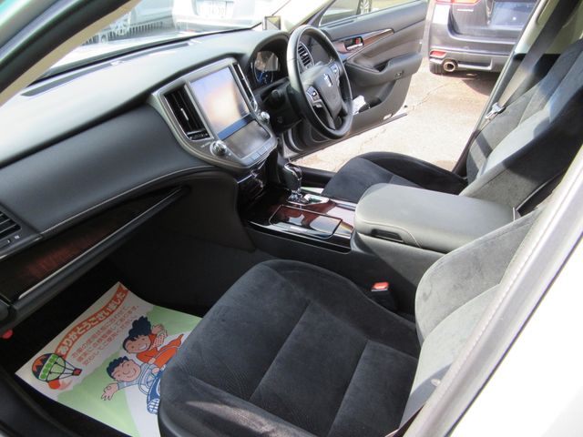 Toyota CROWN SEDAN 2016-12 28094-25