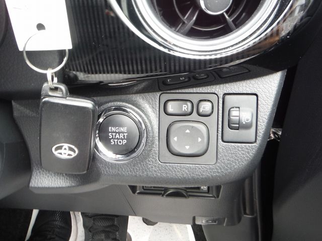 Toyota VITZ 2018-03 13497-11