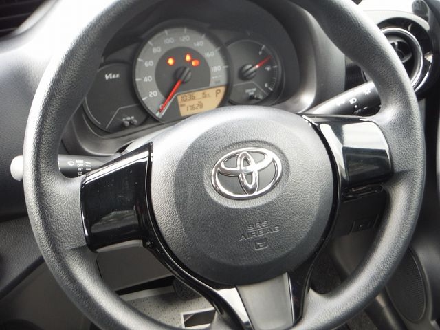 Toyota VITZ 2018-03 13497-15