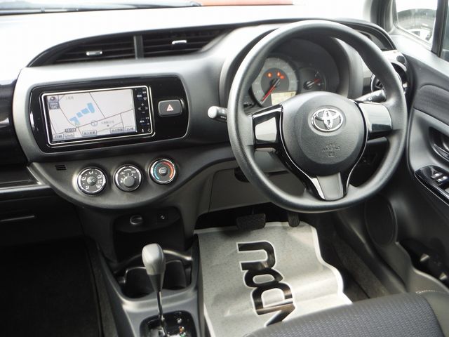 Toyota VITZ 2018-03 13497-6