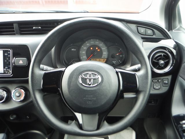 Toyota VITZ 2018-03 13497-19