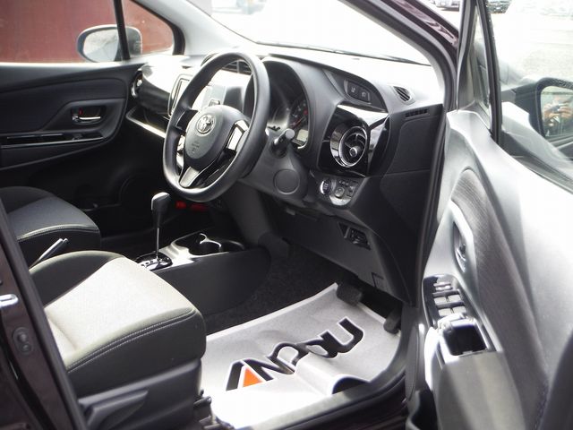Toyota VITZ 2018-03 13497-8