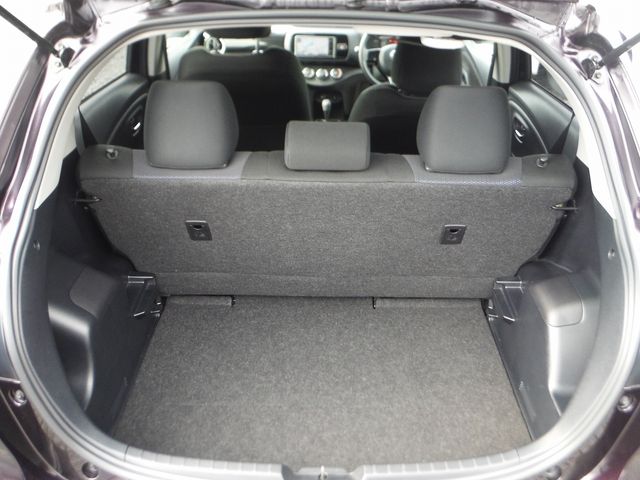 Toyota VITZ 2018-03 13497-26