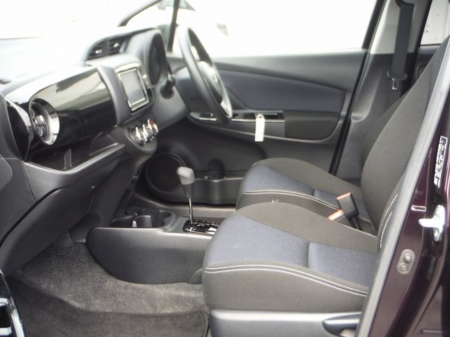 Toyota VITZ 2018-03 13497-24
