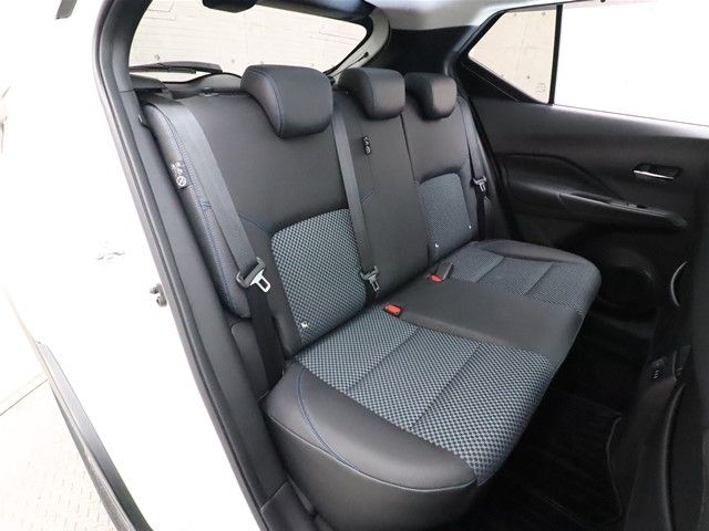 Nissan KICKS 2021-01 25273-4