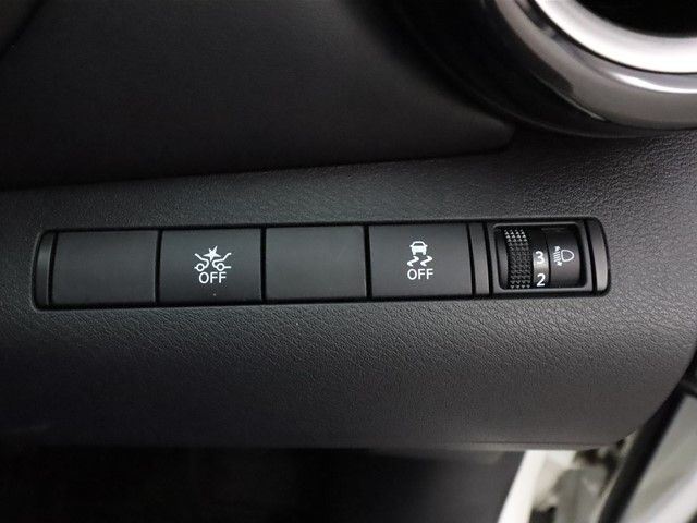 Nissan KICKS 2021-01 25273-11