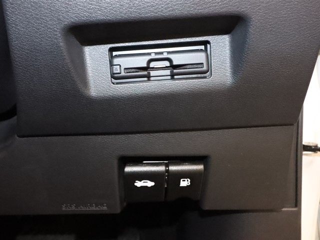 Nissan KICKS 2021-01 25273-12