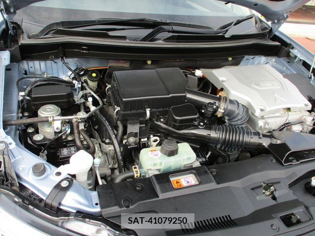 Mitsubishi OUTLANDER PHEV 2013-02 201532-17