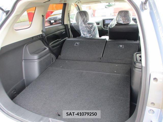 Mitsubishi OUTLANDER PHEV 2013-02 201532-8