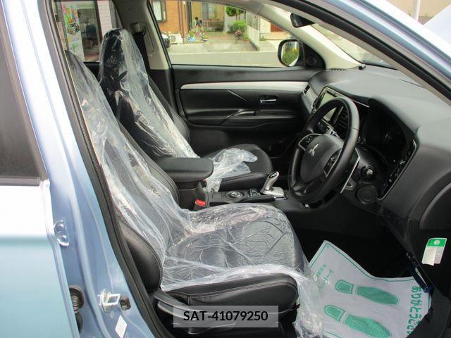 Mitsubishi OUTLANDER PHEV 2013-02 201532-5