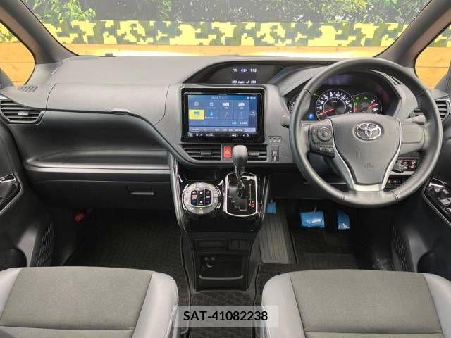 Toyota NOAH 2020-10 205767-1