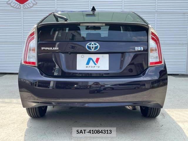 Toyota PRIUS 2012-09 366646-17