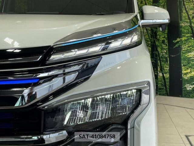 Toyota VOXY 2022-12 378441-12