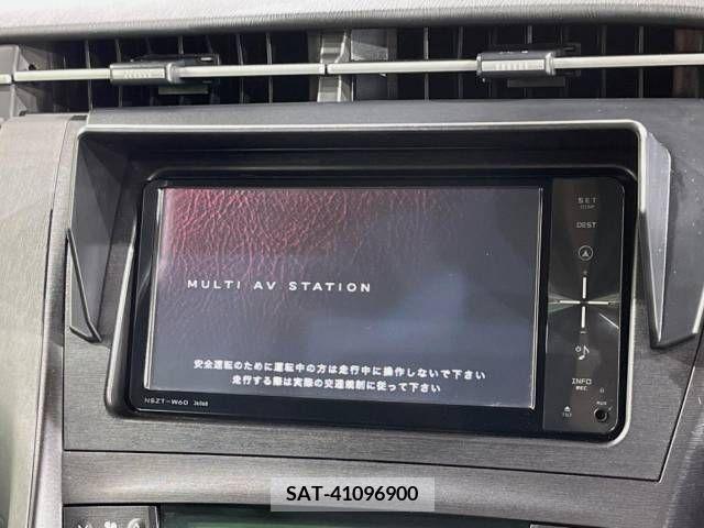 Toyota PRIUS 2011-01 383849-2