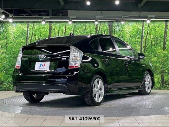 Toyota PRIUS 2011-01 383849-17