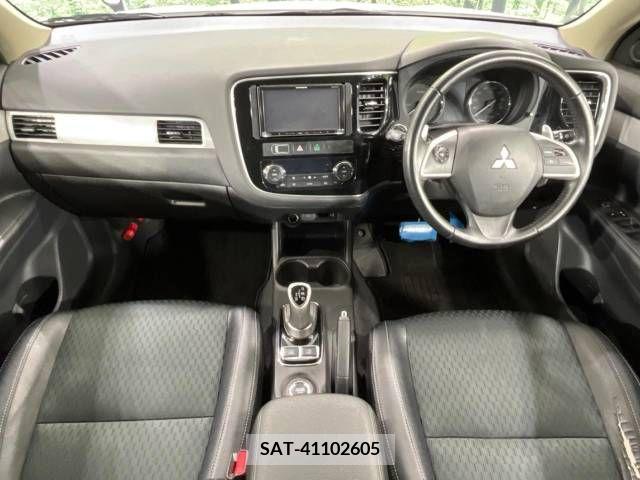 Mitsubishi OUTLANDER PHEV 2015-02 379602-1