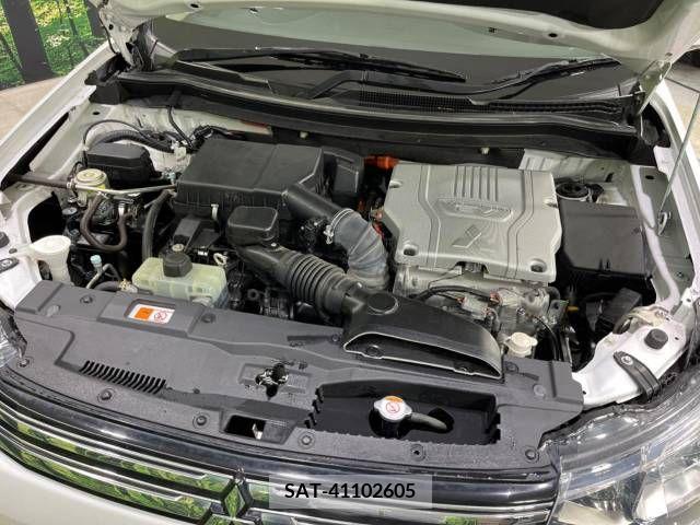 Mitsubishi OUTLANDER PHEV 2015-02 379602-18