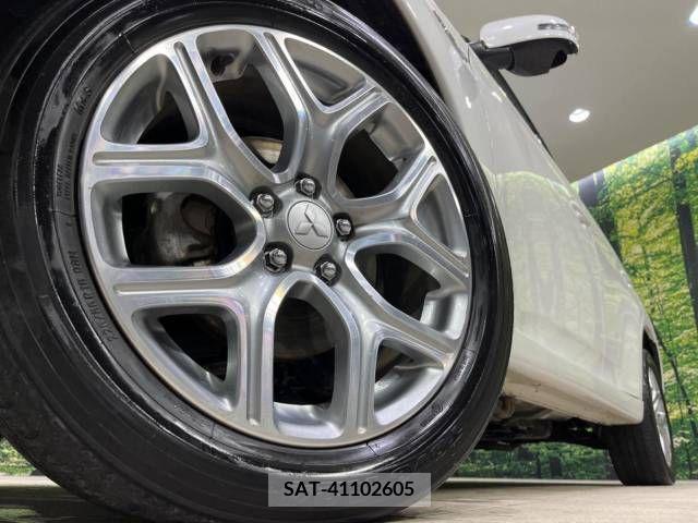 Mitsubishi OUTLANDER PHEV 2015-02 379602-13