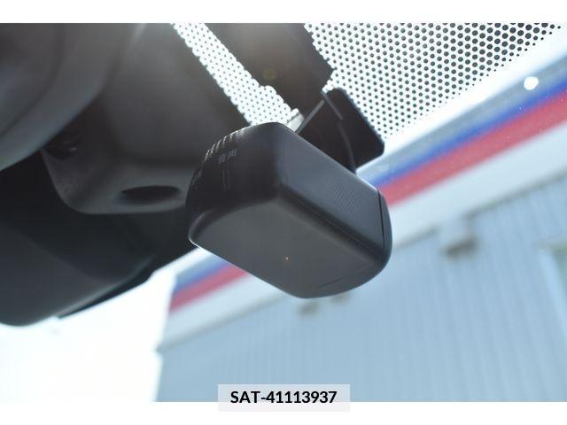 Nissan LEAF 2021-02 335691-8