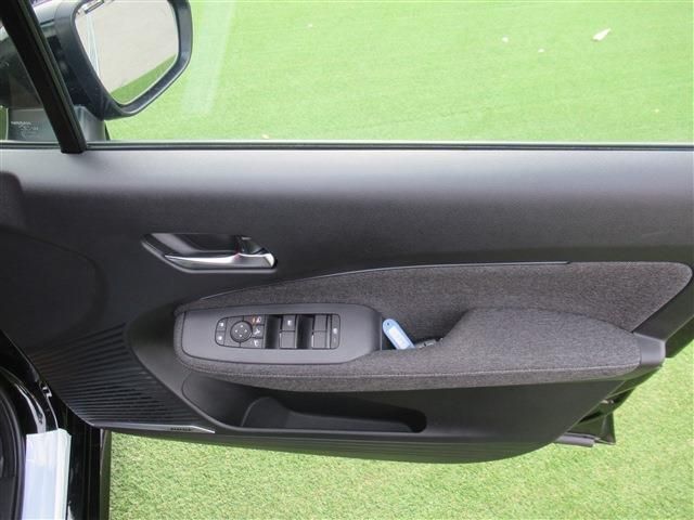 Nissan AURA 2022-04 195241-25