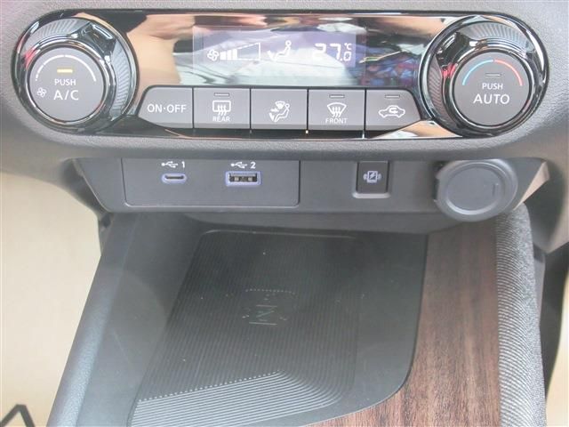 Nissan AURA 2022-04 195241-10