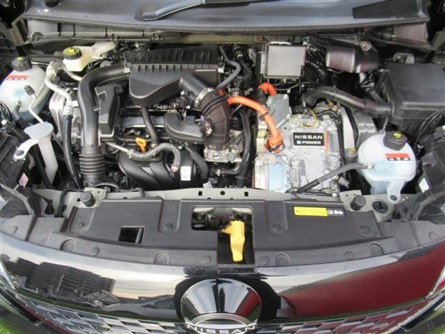 Nissan AURA 2022-04 195241-27