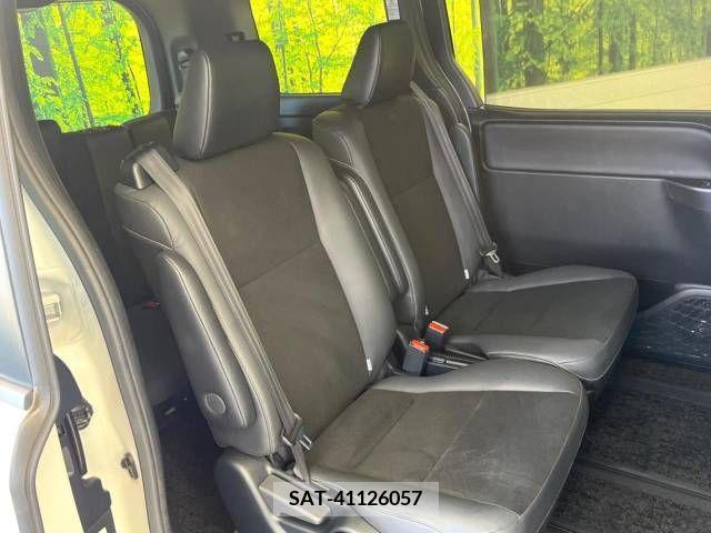 Toyota NOAH 2019-09 380357-9