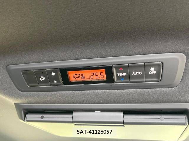 Toyota NOAH 2019-09 380357-7