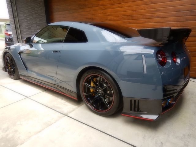 Nissan GT-R 2021-11 15896-16