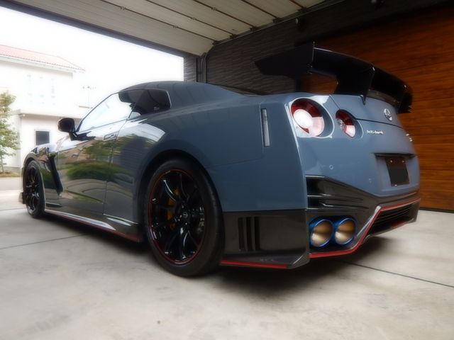 Nissan GT-R 2021-11 15896-11