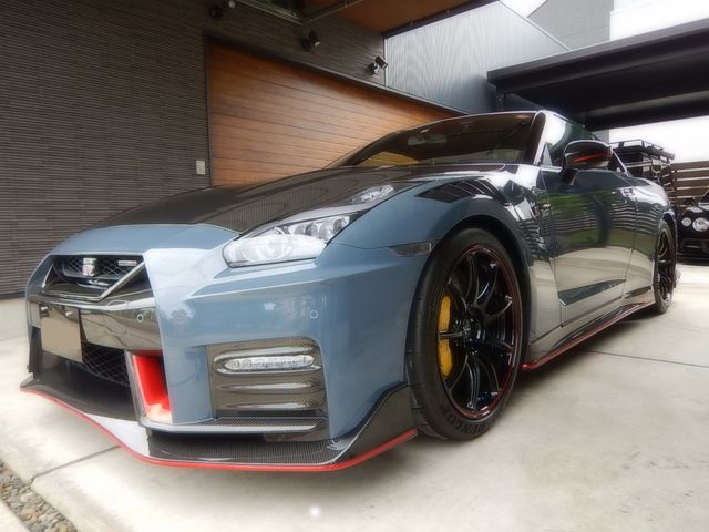 Nissan GT-R 2021-11 15896-10