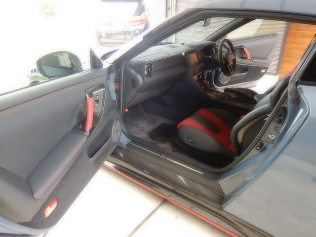 Nissan GT-R 2021-11 15896-20
