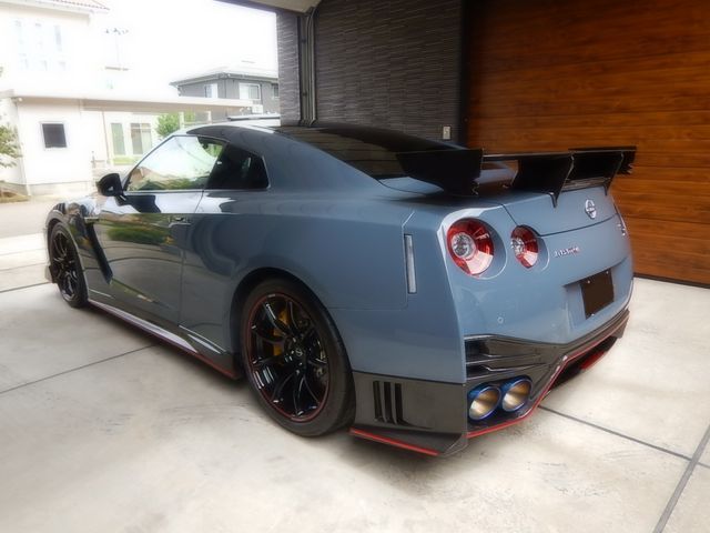 Nissan GT-R 2021-11 15896-2