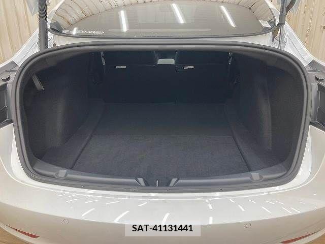 Tesla MODEL 3 2021-12 378672-11