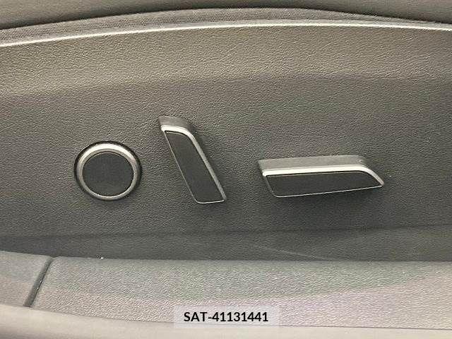 Tesla MODEL 3 2021-12 378672-6
