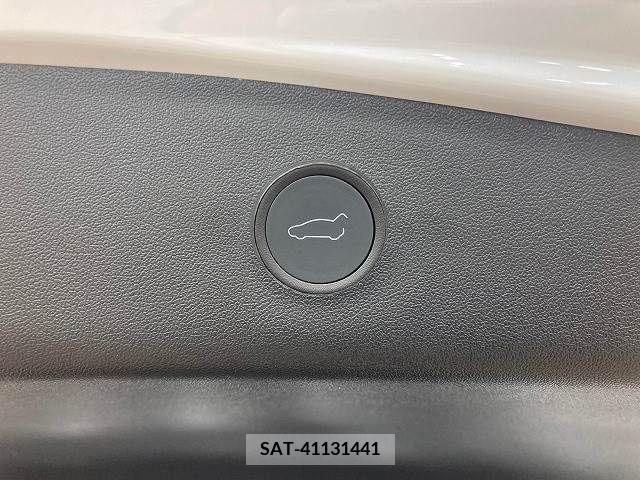 Tesla MODEL 3 2021-12 378672-5