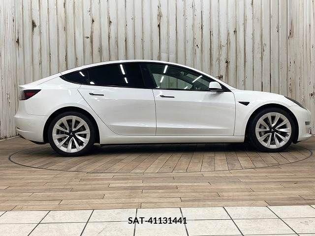 Tesla MODEL 3 2021-12 378672-14