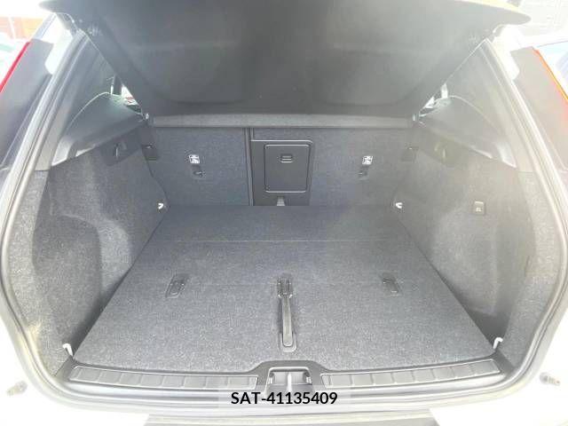 Volvo XC40 2022-07 288716-14