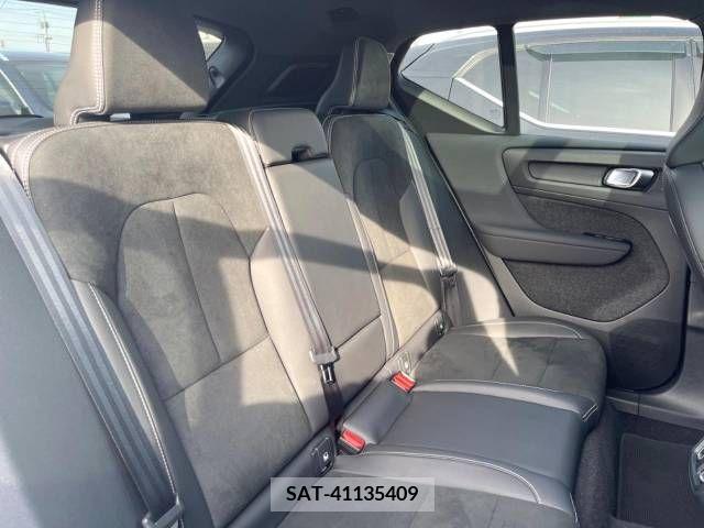 Volvo XC40 2022-07 288716-13