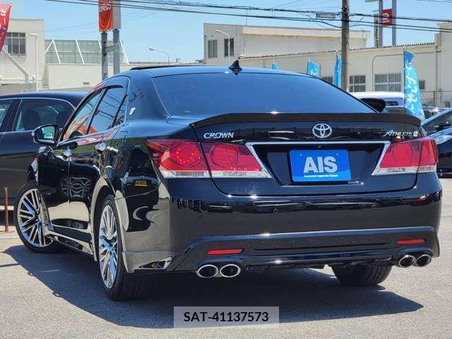 Toyota CROWN SEDAN 2015-08 265052-5
