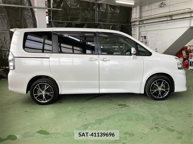 Toyota VOXY 2011-05 321394-3