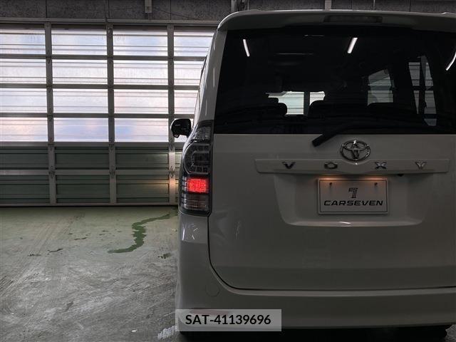 Toyota VOXY 2011-05 321394-10
