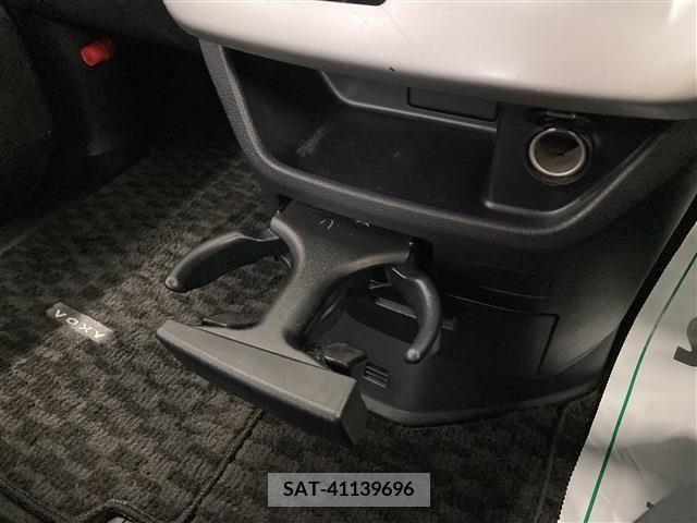 Toyota VOXY 2011-05 321394-27